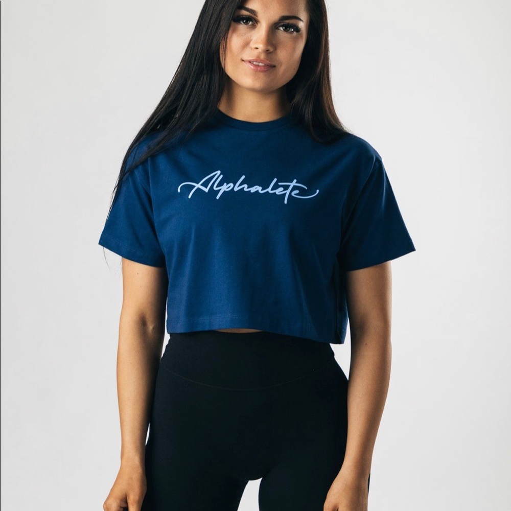 Alphalete signature crop top